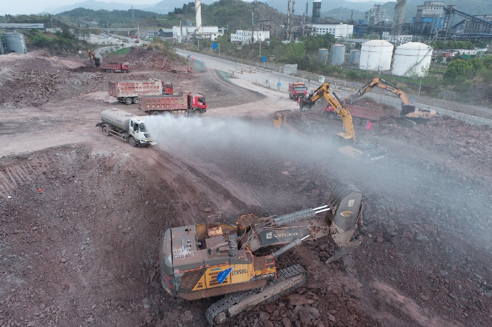 不停工、不斷檔，假期建設(shè)忙！